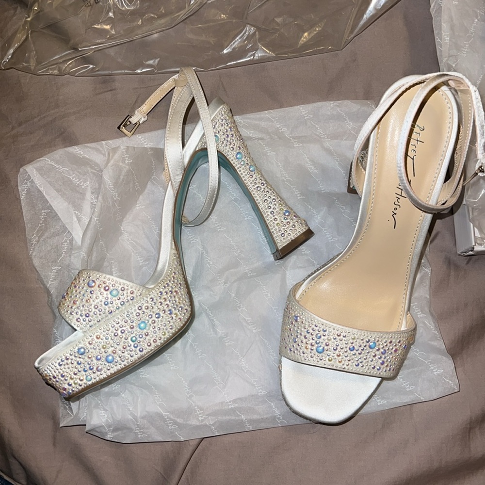Betsey Johnson ivory heels